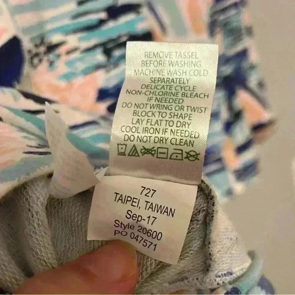 Lilly Pulitzer Nautical Pull Over w/ front Pockets size Small - Picture 5 of 8